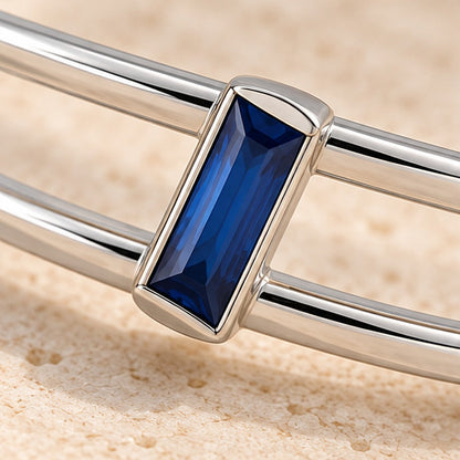 VIVALORA® Meridian Rail Cuff — macro material and setting detail