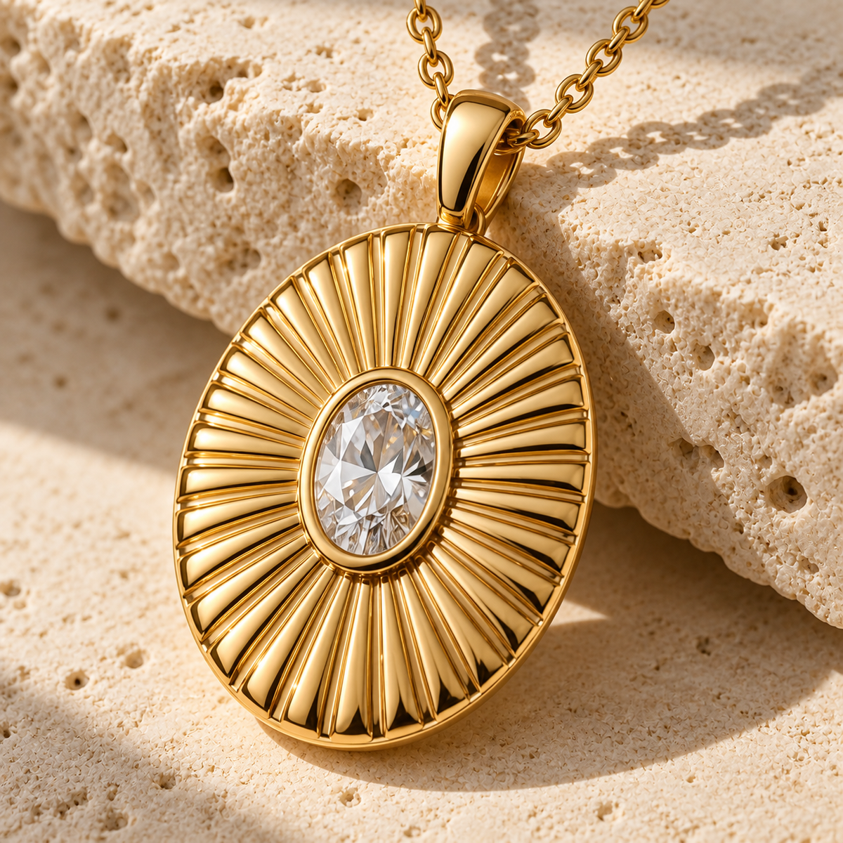 eeablish® Solenne Pendant Necklace macro detail